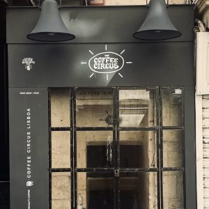 Coffee Circus Lisboa cafe entrance with branded storefront